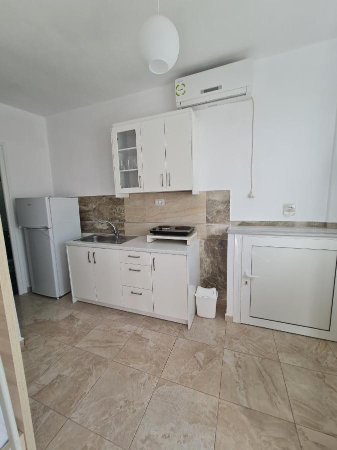 Ava'S Guesthouse Ksamil Kültér fotó