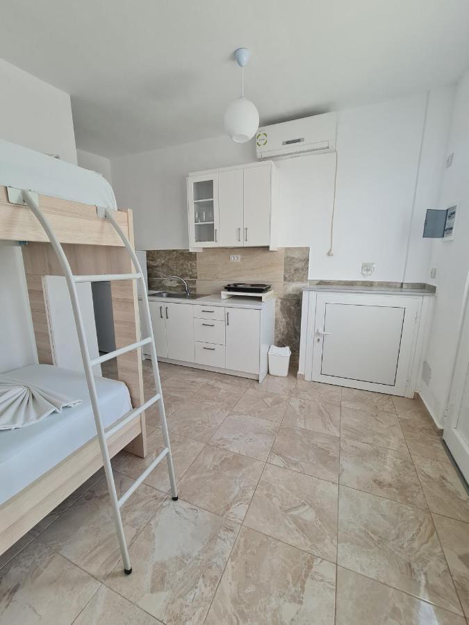 Ava'S Guesthouse Ksamil Kültér fotó